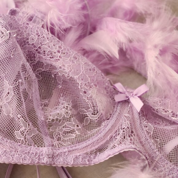 Violet lingerie set with feathers - Picture 4 of 6